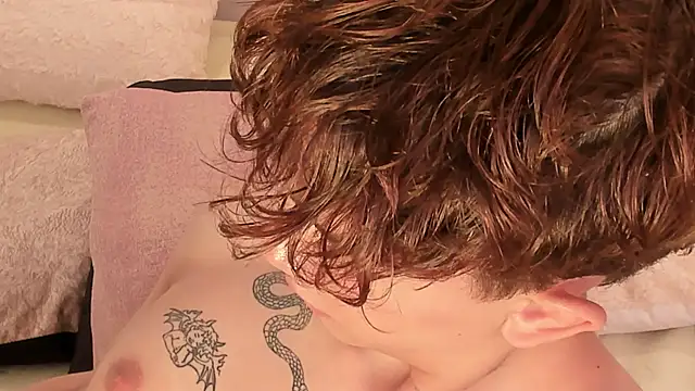 Snapshot of Tomy_Rox chatting on 02/24/25, 05:11 Tomy Rox online show from 02/24/25, 05:11