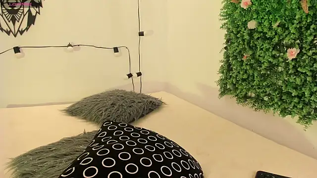 Snapshot of Tomy_Rox chatting on 03/03/25, 11:00 Tomy Rox online show from 03/03/25, 11:00