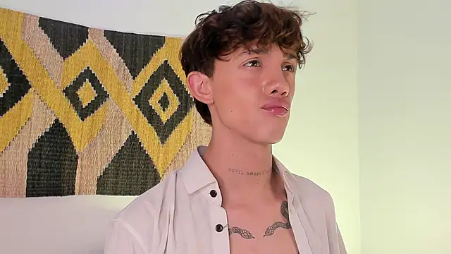 Snapshot of Tomy_Rox chatting on 03/08/25, 10:56 Tomy Rox online show from 03/08/25, 10:56