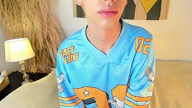 Snapshot of Tomy_Rox chatting on 03/14/25, 10:27 Tomy Rox online show from 03/14/25, 10:27