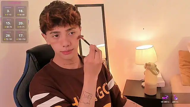 Snapshot of Tomy_Rox chatting on 09/19/25, 07:58 Tomy Rox online show from 09/19/25, 07:58