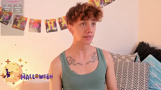 Snapshot of Tomy_Rox chatting on 10/28/25, 08:22 Tomy Rox online show from 10/28/25, 08:22