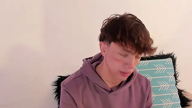 Snapshot of Tomy_Rox chatting on 11/06/25, 08:32 Tomy Rox online show from 11/06/25, 08:32