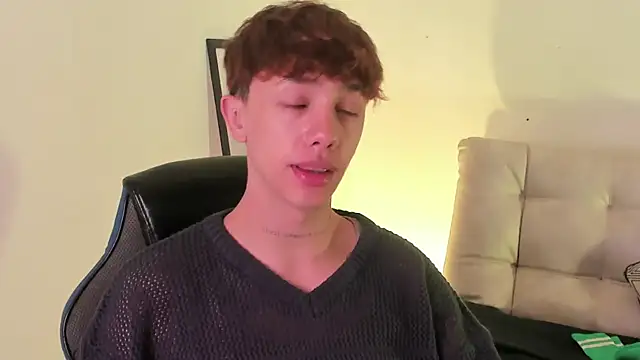 Snapshot of Tomy_Rox chatting on 11/18/25, 08:35 Tomy Rox online show from 11/18/25, 08:35