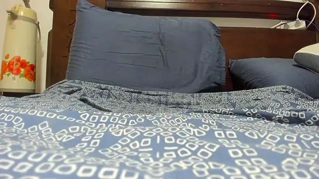 Snapshot of CTPuIITu3 chatting on 10/14/25, 06:31 CTPuIITu3 online show from 10/14/25, 06:31