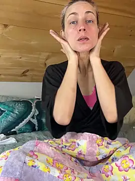Snapshot of DanaeJustine chatting on 03/11/25, 12:39 DanaeJustine online show from 03/11/25, 12:39