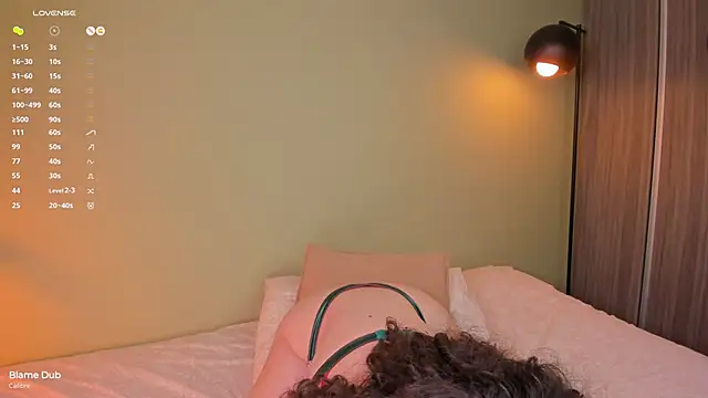 Snapshot of orchide_ chatting on 09/29/25, 03:22 orchide online show from 09/29/25, 03:22