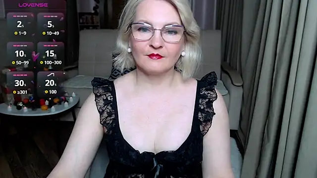 Snapshot of BlondeBrilliant7 chatting on 12/21/24, 05:07 BlondeBrilliant7 online show from 12/21/24, 05:07