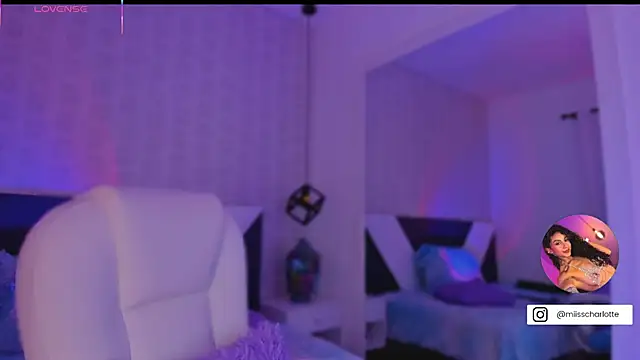 MiissCharlotte online show from 11/10/25, 01:48