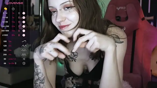 Snapshot of prettybones chatting on 12/25/24, 03:49 prettybones online show from 12/25/24, 03:49