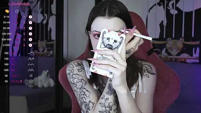 Snapshot of prettybones chatting on 01/04/25, 12:38 prettybones online show from 01/04/25, 12:38