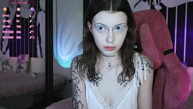 Snapshot of prettybones chatting on 02/16/25, 01:36 prettybones online show from 02/16/25, 01:36