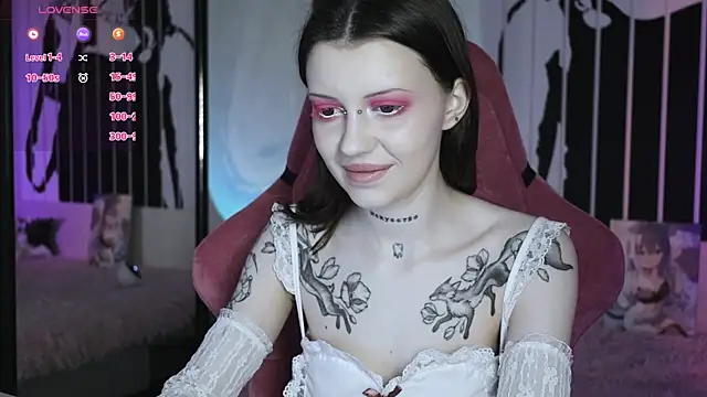 Snapshot of prettybones chatting on 03/08/25, 10:00 prettybones online show from 03/08/25, 10:00