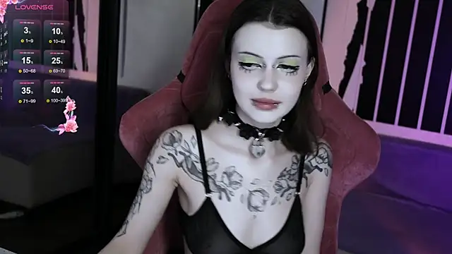 Snapshot of prettybones chatting on 09/09/25, 10:31 prettybones online show from 09/09/25, 10:31