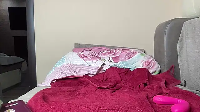 Snapshot of Daddysgirl_777 chatting on 11/16/25, 08:03 Daddysgirl 777 online show from 11/16/25, 08:03