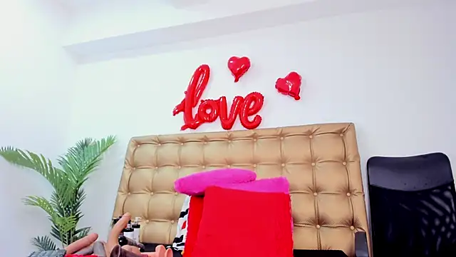 sophie-newton online show from 03/07/25, 06:33