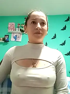 Snapshot of emilypoppy3 chatting on 12/11/24, 03:02 emilypoppy3 online show from 12/11/24, 03:02
