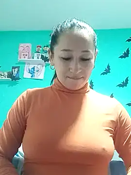 Snapshot of emilypoppy3 chatting on 12/20/24, 08:01 emilypoppy3 online show from 12/20/24, 08:01