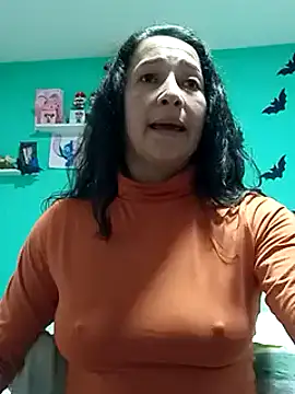Snapshot of emilypoppy3 chatting on 01/07/25, 03:44 emilypoppy3 online show from 01/07/25, 03:44