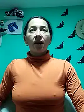 Snapshot of emilypoppy3 chatting on 01/08/25, 01:21 emilypoppy3 online show from 01/08/25, 01:21