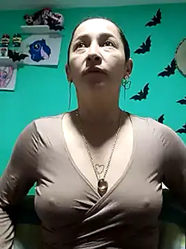 Snapshot of emilypoppy3 chatting on 01/09/25, 02:18 emilypoppy3 online show from 01/09/25, 02:18