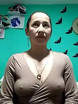 Snapshot of emilypoppy3 chatting on 01/09/25, 08:11 emilypoppy3 online show from 01/09/25, 08:11