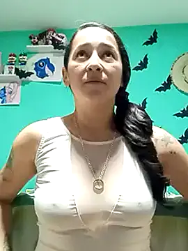 Snapshot of emilypoppy3 chatting on 01/10/25, 02:23 emilypoppy3 online show from 01/10/25, 02:23