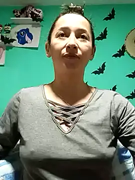 Snapshot of emilypoppy3 chatting on 01/14/25, 12:11 emilypoppy3 online show from 01/14/25, 12:11