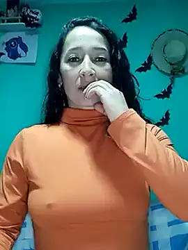 Snapshot of emilypoppy3 chatting on 02/01/25, 01:55 emilypoppy3 online show from 02/01/25, 01:55