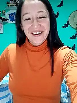 Snapshot of emilypoppy3 chatting on 02/03/25, 03:27 emilypoppy3 online show from 02/03/25, 03:27