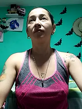 Snapshot of emilypoppy3 chatting on 02/07/25, 01:22 emilypoppy3 online show from 02/07/25, 01:22