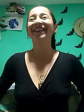 Snapshot of emilypoppy3 chatting on 02/13/25, 08:03 emilypoppy3 online show from 02/13/25, 08:03