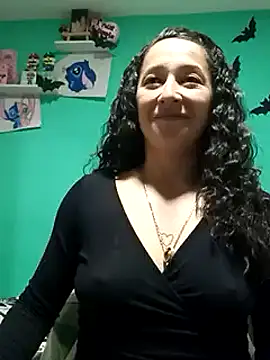 Snapshot of emilypoppy3 chatting on 02/14/25, 03:11 emilypoppy3 online show from 02/14/25, 03:11