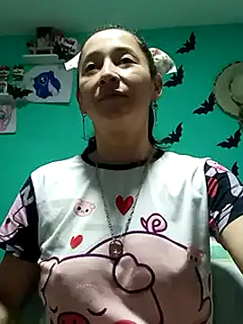 Snapshot of emilypoppy3 chatting on 02/17/25, 01:10 emilypoppy3 online show from 02/17/25, 01:10