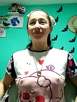 Snapshot of emilypoppy3 chatting on 02/17/25, 04:15 emilypoppy3 online show from 02/17/25, 04:15