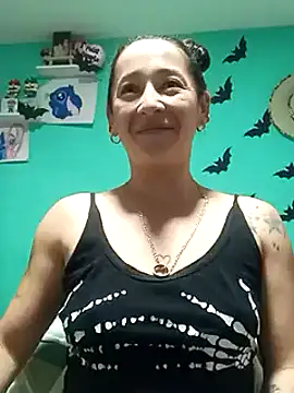 Snapshot of emilypoppy3 chatting on 02/18/25, 12:39 emilypoppy3 online show from 02/18/25, 12:39