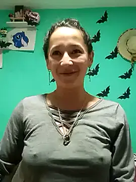 Snapshot of emilypoppy3 chatting on 02/20/25, 03:45 emilypoppy3 online show from 02/20/25, 03:45