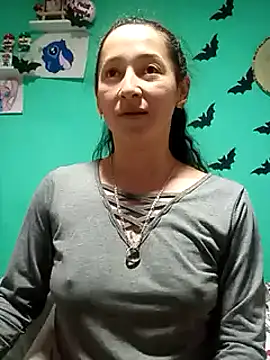 Snapshot of emilypoppy3 chatting on 02/20/25, 06:24 emilypoppy3 online show from 02/20/25, 06:24