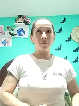Snapshot of emilypoppy3 chatting on 02/27/25, 02:21 emilypoppy3 online show from 02/27/25, 02:21