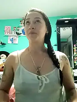 Snapshot of emilypoppy3 chatting on 03/14/25, 12:32 emilypoppy3 online show from 03/14/25, 12:32