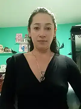 Snapshot of emilypoppy3 chatting on 03/17/25, 12:35 emilypoppy3 online show from 03/17/25, 12:35