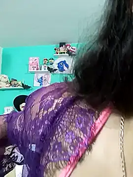 Snapshot of emilypoppy3 chatting on 03/19/25, 01:51 emilypoppy3 online show from 03/19/25, 01:51