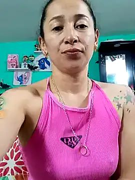 Snapshot of emilypoppy3 chatting on 03/21/25, 10:17 emilypoppy3 online show from 03/21/25, 10:17