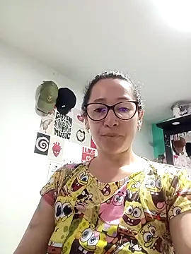 Snapshot of emilypoppy3 chatting on 09/09/25, 05:34 emilypoppy3 online show from 09/09/25, 05:34
