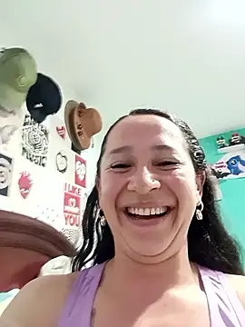 Snapshot of emilypoppy3 chatting on 09/20/25, 02:23 emilypoppy3 online show from 09/20/25, 02:23