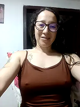 Snapshot of emilypoppy3 chatting on 09/22/25, 09:28 emilypoppy3 online show from 09/22/25, 09:28