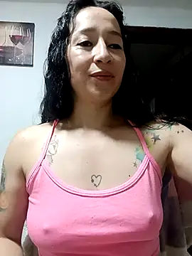 Snapshot of emilypoppy3 chatting on 09/27/25, 02:55 emilypoppy3 online show from 09/27/25, 02:55