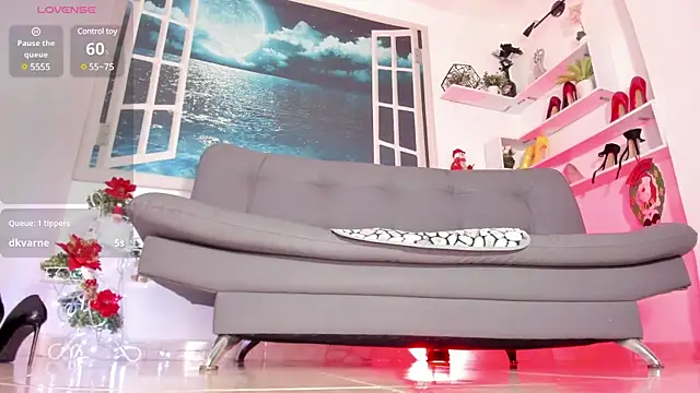 alisiadreams22 online show from 12/18/24, 03:44