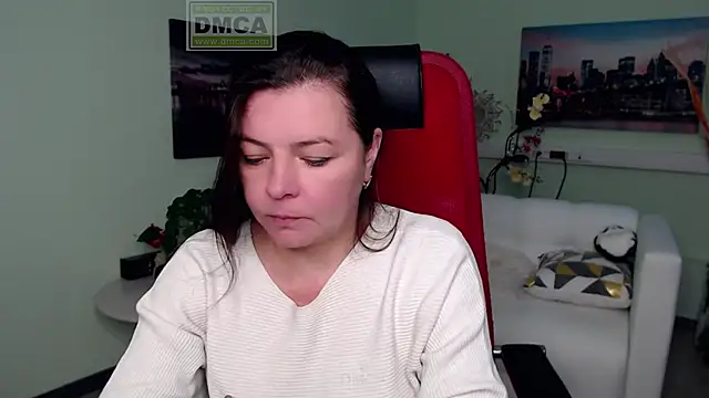 Lily flower7 online show from 11/18/25, 04:39