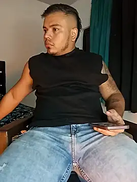 Snapshot of Naughty_Charly chatting on 02/09/25, 11:04 Naughty Charly online show from 02/09/25, 11:04